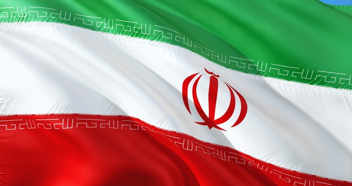 Властите в Иран задържаха чужд кораб в Персийския залив Иранската