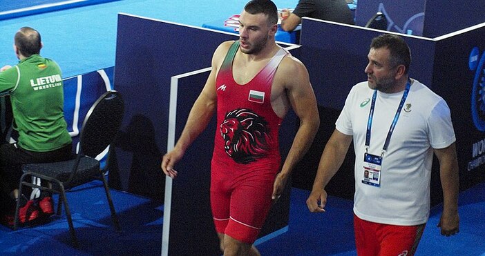 Кирил Милов се класира убедително за финала на Световното първенство