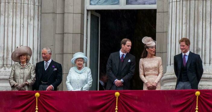 Смъртта на кралица Елизабет Втора в Шотландия завинаги свързва съдбата