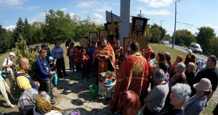 Днес е Кръстовден  Дванадесетте празника отбелязват събития които не излизат от