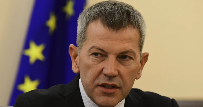 Министър разкри важна новина за изборите Всички машини за вота ще бъдат