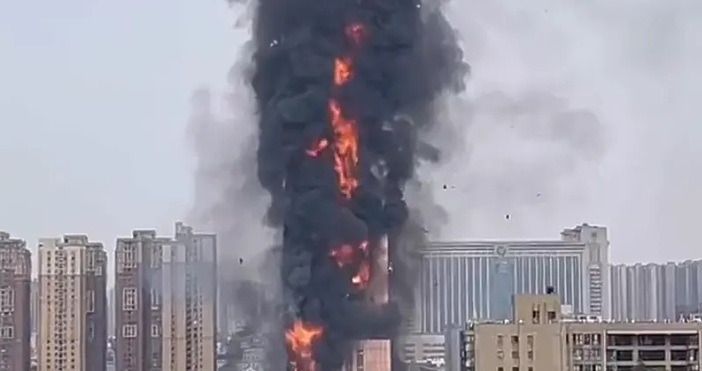 Полям пожар избухна в небостъргач в централния китайски град Чанша