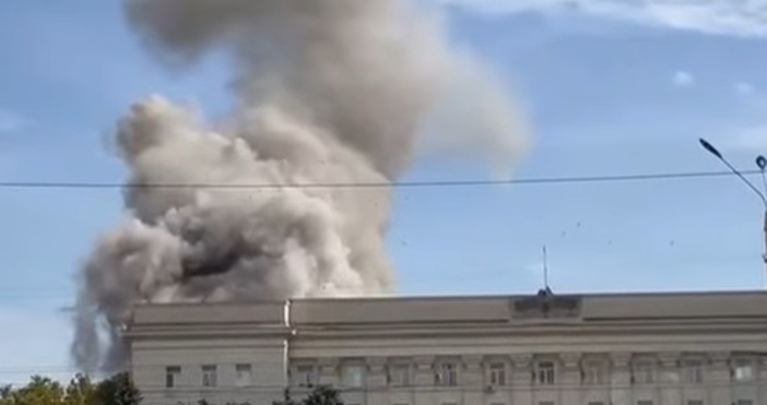 Взривове разтърсиха окупирания от Русия южноукраински град Херсон Съобщава се