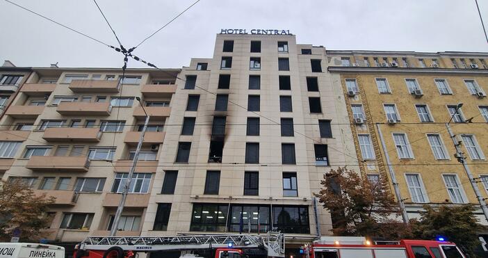 Пожарът се е развил на третия етаж в хотелската част