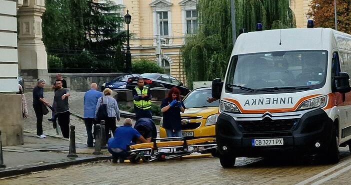 снимки Две жени пострадаха при пътен инцидент днес в София. Шофьор
