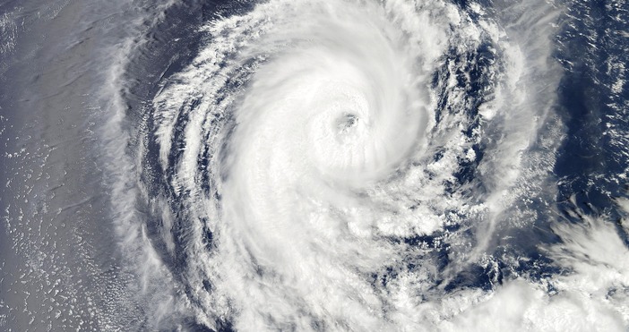 Бедствие в Япония има ранени  Мощен тайфун връхлетя югозападната част на