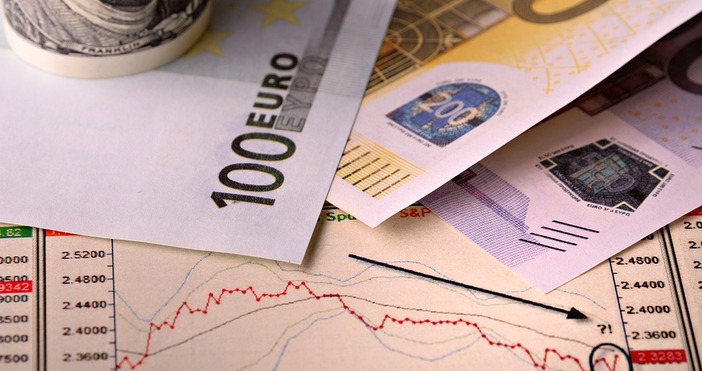 Нов спад на еврото отчетоха тази сутрин германските финансови издания.