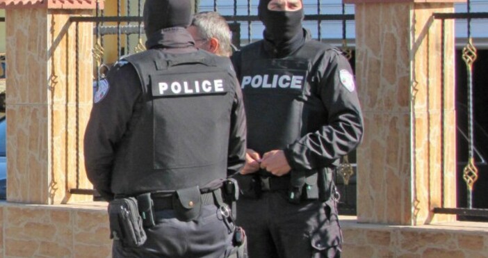 Арестуваха 35 човека в Ямбол, сред тях и издирвани лица.