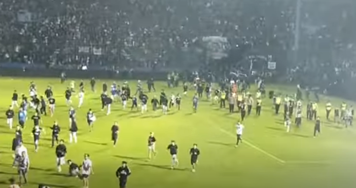 Броят на жертвите след футболния мач в Индонезия достигна 174