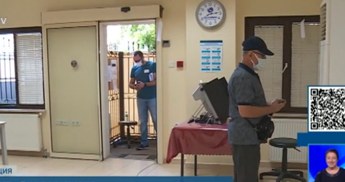 Куриозни случаи навсякъде на днешните избори На повечето хора им е