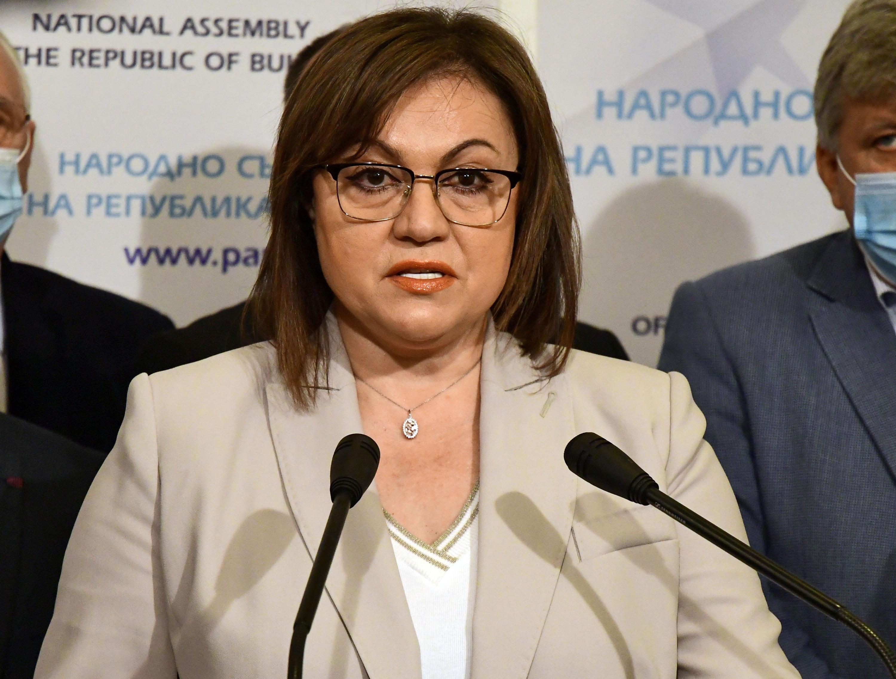 БНТ: Опозицията в БСП иска оставката на Корнелия Нинова