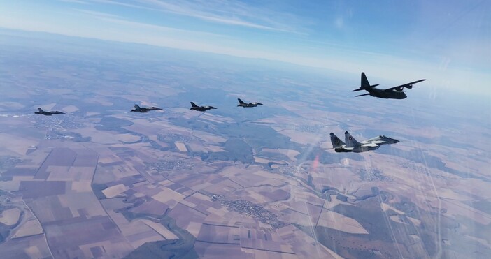 Снимки: Bulgarian Air Force, фейсбукДнес двойка МиГ-29 прехвана румънски нарушител“