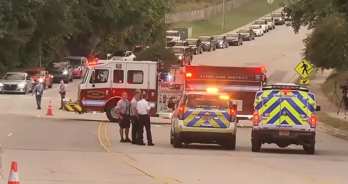 Петима души, сред които полицай, загинаха при стрелба в град Роли в Северна Каролина,