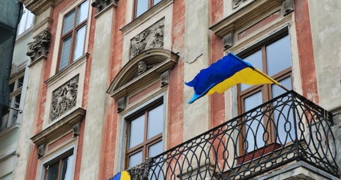 Сърбия затваря временно посолството си в Украйна за да се