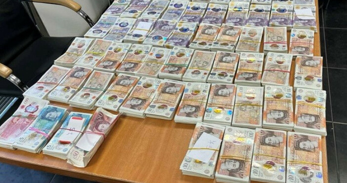 Митническите служители откриха недекларирана валута с левова равностойност 1 084