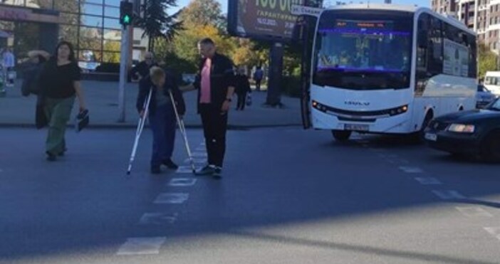 Рядко срещана човешка постъпка в Пловдив Шофьор на автобус №25