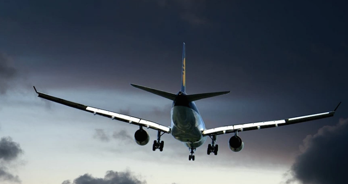 Инцидент със самолет с който е пътувал влиятелен човек Самолет с пътници