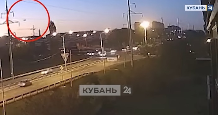 Причината за катастрофата на бомбардировача Су-34 в Ейск е попадането