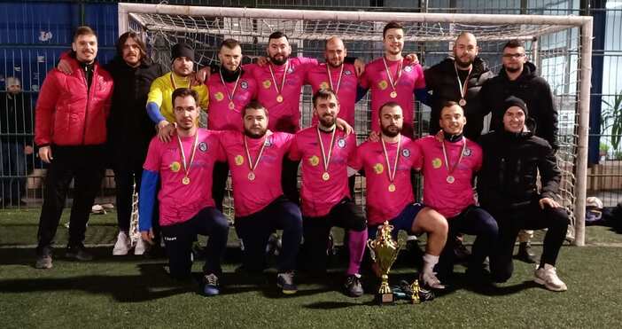 Фаворитите в четирите лиги на Аматьорската мини-футболна лига-Варна постигнаха нови