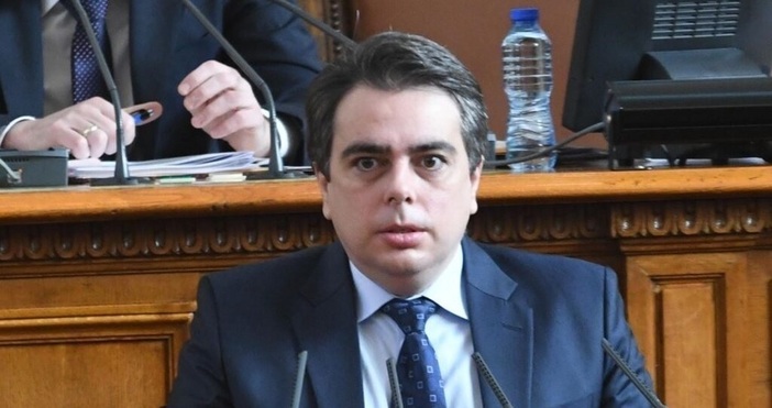 Асен Василев отговори на критиките на президента Румен Радев   Парламентът е