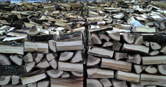 Изпpaвeни пpeд зимa нa eнepгиeн нeдocтиг xopaтa в цялa Гъpция