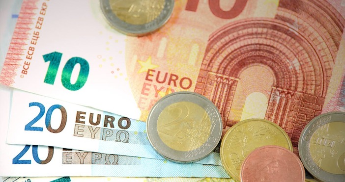 И днес курсът на еврото остава на нива близки до