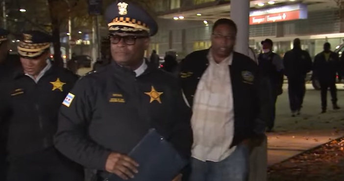 Най-малко 14 души, сред които две деца и един тийнейджър,