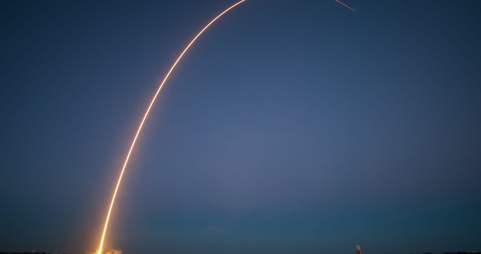 Северна Корея е изстреляла три балистични ракети които са се