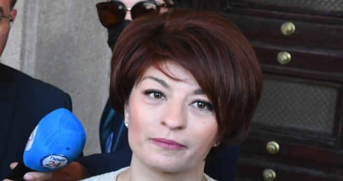 Председателят на парламентарната група на ГЕРБ – СДС Десислава Атанасова