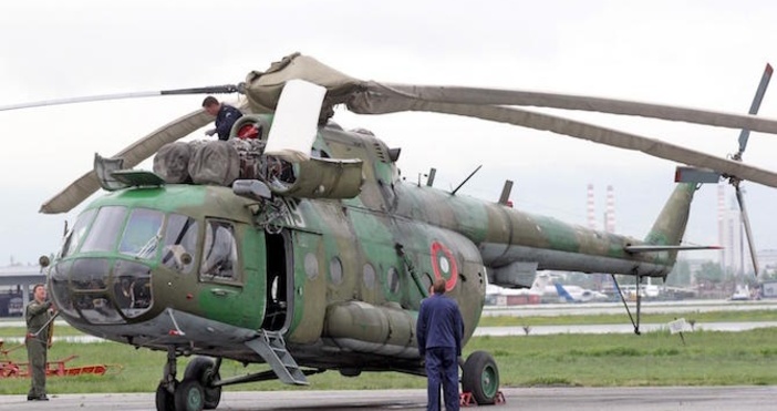 Вертолет Ми 17 с екипаж от Военновъздушните сили ВВС се