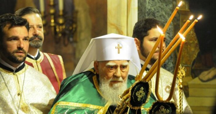 На 6 ноември 2012 г почина патриарх Максим глава на