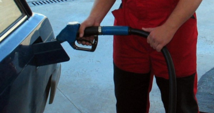Спед в цените на горивата очаква икономистът Михаил Кръстев. По думите
