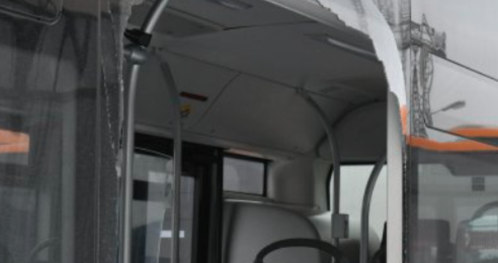 Стреляха с пушка по автобус на градския транспорт в Пловдив