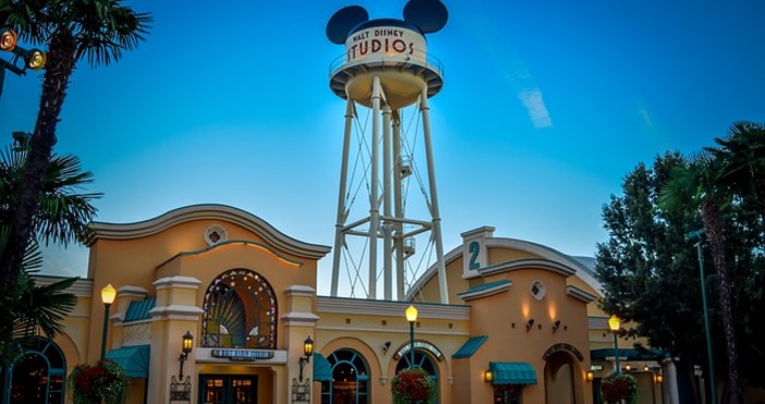 Главният изпълнителен директор на Disney Боб Чапек обяви пред ръководството