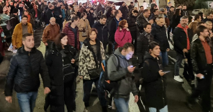 Протестът в София достига своята кулминация.Засада на депутата Йордан Цонев