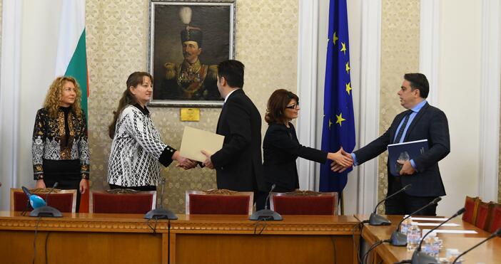 Прозрачността може да се гарантира с видеонаблюдение по време на