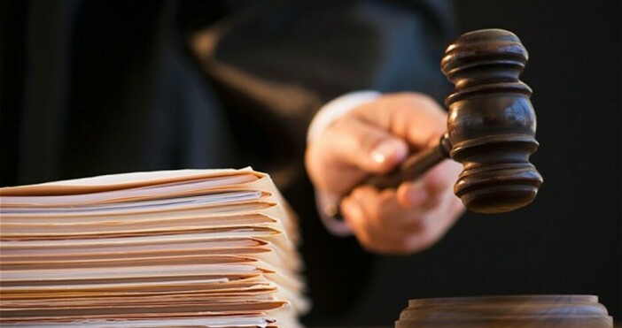 Съд в Южна България взе решение за обвинен в измама чужденец.Окръжният