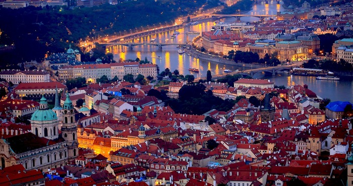 Закон срещу богатите в Чехия: Чешкият парламент прие закон за облагане
