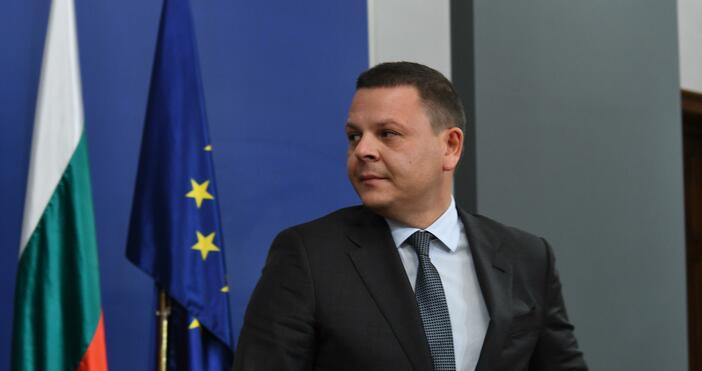 Служебният министър на енергетиката Христо Алексиев обяви пред Народното събрание,