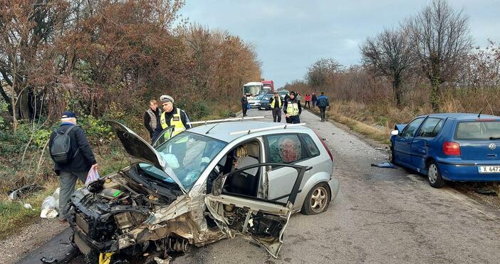 Снимки: Тежка катастрофа е станала на пътя Хасково - Манастир,