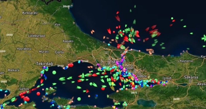 Петролни танкери блокираха турските проливи, след като новите санкции за