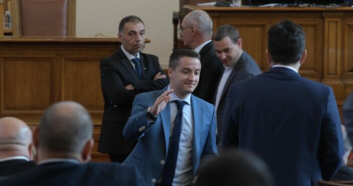 снимки: Явор Божанков, фейсбукОбщото събрание на парламентарната група на БСП