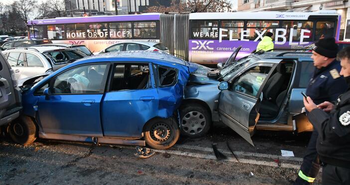 Едното от пострадалите деца при верижната катастрофа в София е