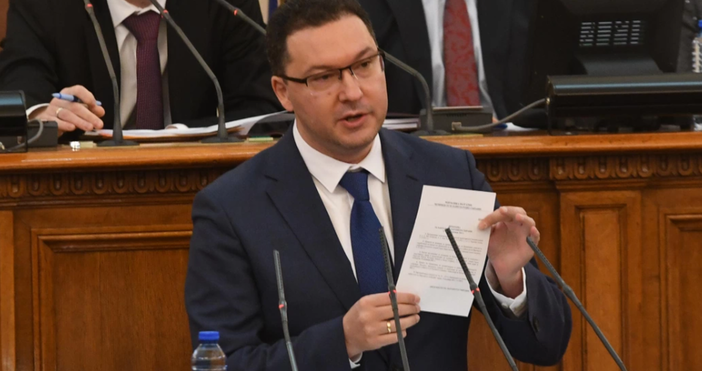 Гласуването против проектокабинета Габровски не е поражение за ГЕРБ а