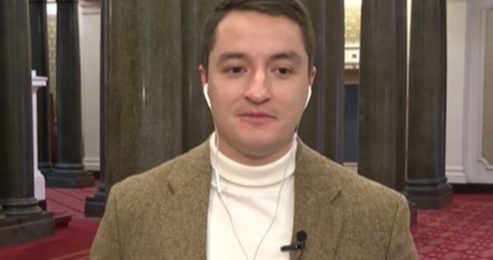 Вече независимият депутат Явор Божанков отрече слуховете, че ще се