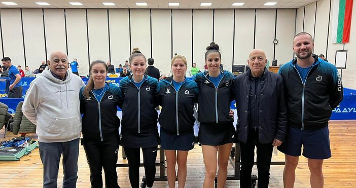Снимки СКТМ Комфорт Женският тим по тенис на маса на СКТМ