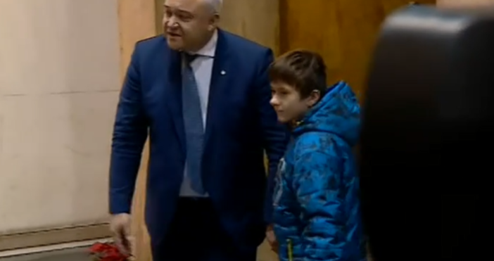 Сашко от Перник присъства  на церемонията в МВР по награждаване