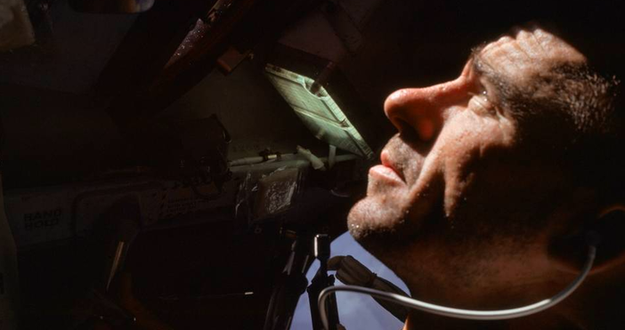 Астронавтът Уолтър Кънингам от първата мисия на Аполо почина на