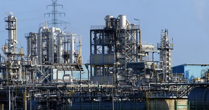 Съобщиха важна новина за рафинерия на Лукойл в Европа  Петролният концерн