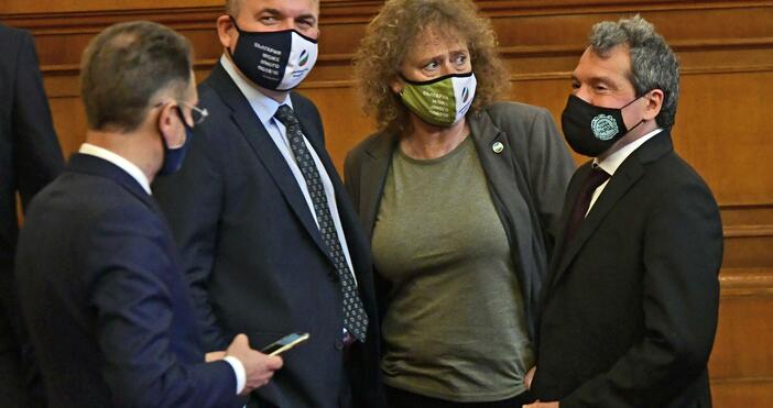 Депутатката в 45-ото и 46-ото Народно събрание Албена Симеонова призна,